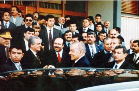 Bağlanan “Günay Bank”ın sahibi kimdir? 