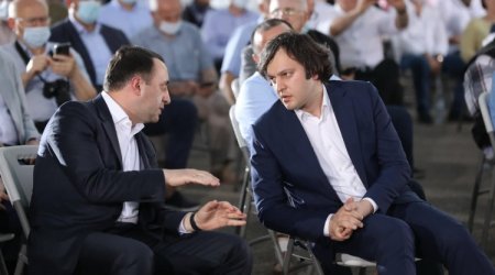 Siyasi elitada fiqurların yeri dəyişir: oliqarx “Gürcü Arzusu”nu seçkiyə hazırlayır