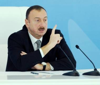 Valideynlər rus bölməsinə Azərbaycan dilində tarix dərsi keçirilməsinə etiraz edir 