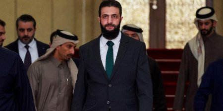 Əhməd əş-Şara onlara üz çevirərək gələcəyi üçün riskli bir addım atır