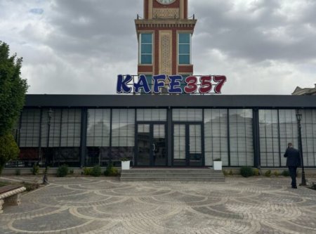 Naxçıvanda Saat Meydanını kim satıb?