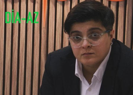 Sahibkar qadın İqtisadiyyat Nazirliyinin qarşısında özünü yandırmağa cəhd edib