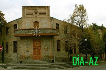 "Tələbələrdən 350-500 manat pul alınır"