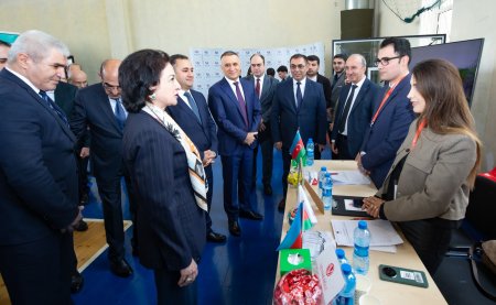 "Veysəloğlu" rəhbəri məzun olduğu universitetdə təşkil edilən Karyera Sərgisində iştirak edib