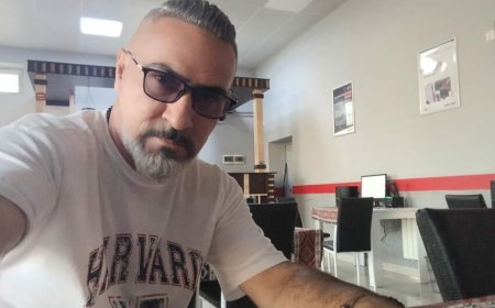 "Teatrımızda nə baş rejissor, nə də müavin var"