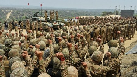 Hindistan-Pakistan gərginliyi şiddətləndi: nüvə düyməsi basıla bilər, amma...