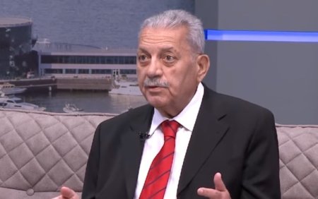 "Oğlanlar var ki, boyu 2 metrdir, Dərnəgüldə körpünün altında dayanır..."